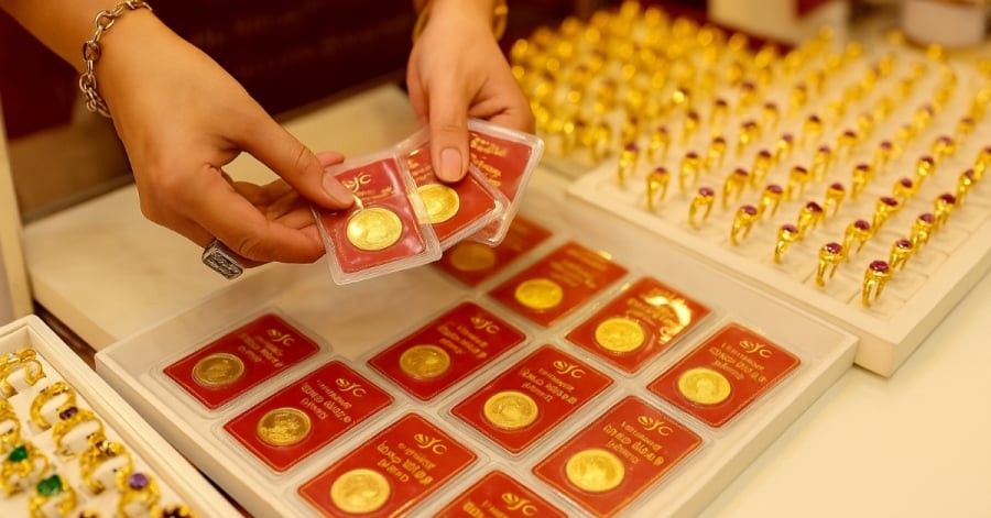 Tại thị trường trong nước, giá vàng miếng SJC sáng nay được niêm yết ở mức 118,5 triệu đồng/lượng (mua vào) và 120,5 triệu đồng/lượng (bán ra)