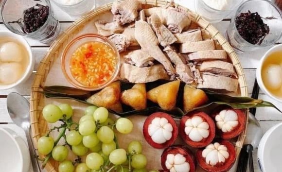 Theo tín ngưỡng dân gian, từ “vịt” trong tiếng Hán đồng âm với chữ “áp”, mang ý nghĩa trấn áp.