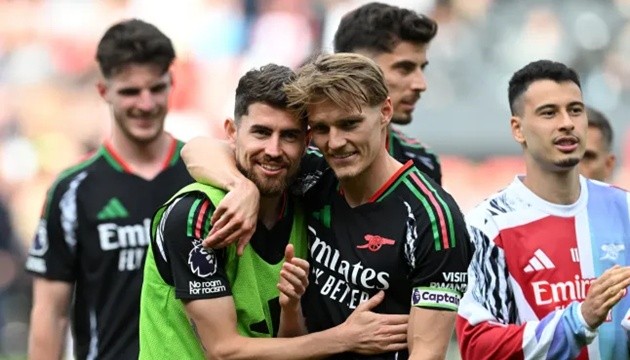 Jorginho là 1 trong 4 ngôi sao sẽ rời Arsenal hè 2025?
