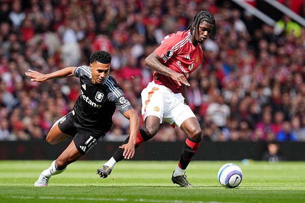 Heaven tỏa sáng trước Aston Villa.