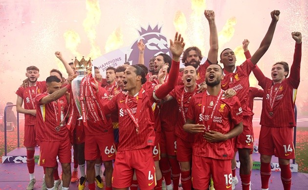 Nhà vô địch Liverpool đóng góp 4 cái tên