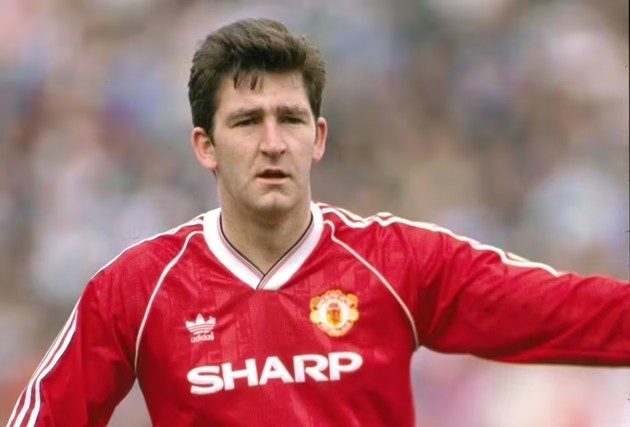 Norman Whiteside khi còn khoác áo Manchester United.
