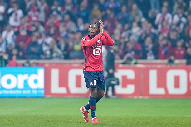 Man United nên chuyển hướng sang David