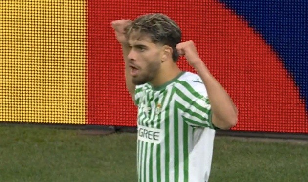 Betis mở tỷ số sau sai lầm của Chelsea