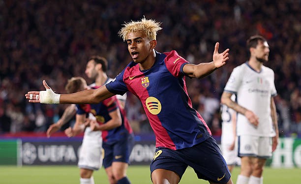Barca đã trói chân thành công Yamal.