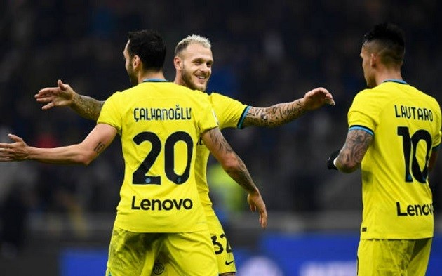 Inter sẽ chọn áo đấu sân khách màu vàng ở trận gặp PSG.