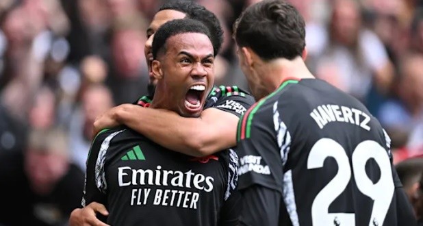 Arsenal giành chiến thắng ấn tượng trước Tottenham.