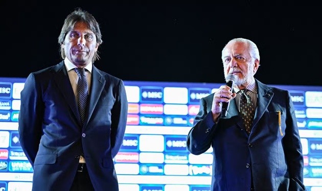 Conte sẽ ở lại Napoli thay vì ra đi