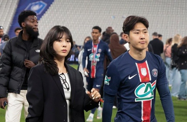 Park Sang-hyo và Lee Kang-in xuất hiện công khai cùng nhau.