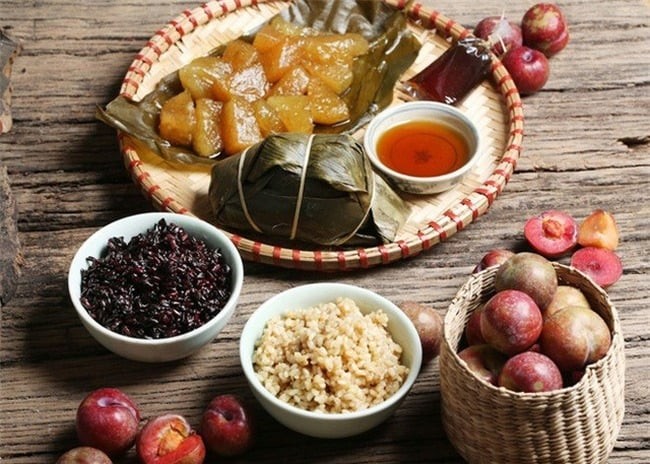 Vào mỗi dịp Tết Đoan Ngọ, trên các phương tiện truyền thông thường xuất hiện những tin tức đau lòng về việc trẻ em bị đuối nước khi tắm ở biển, ao hồ.