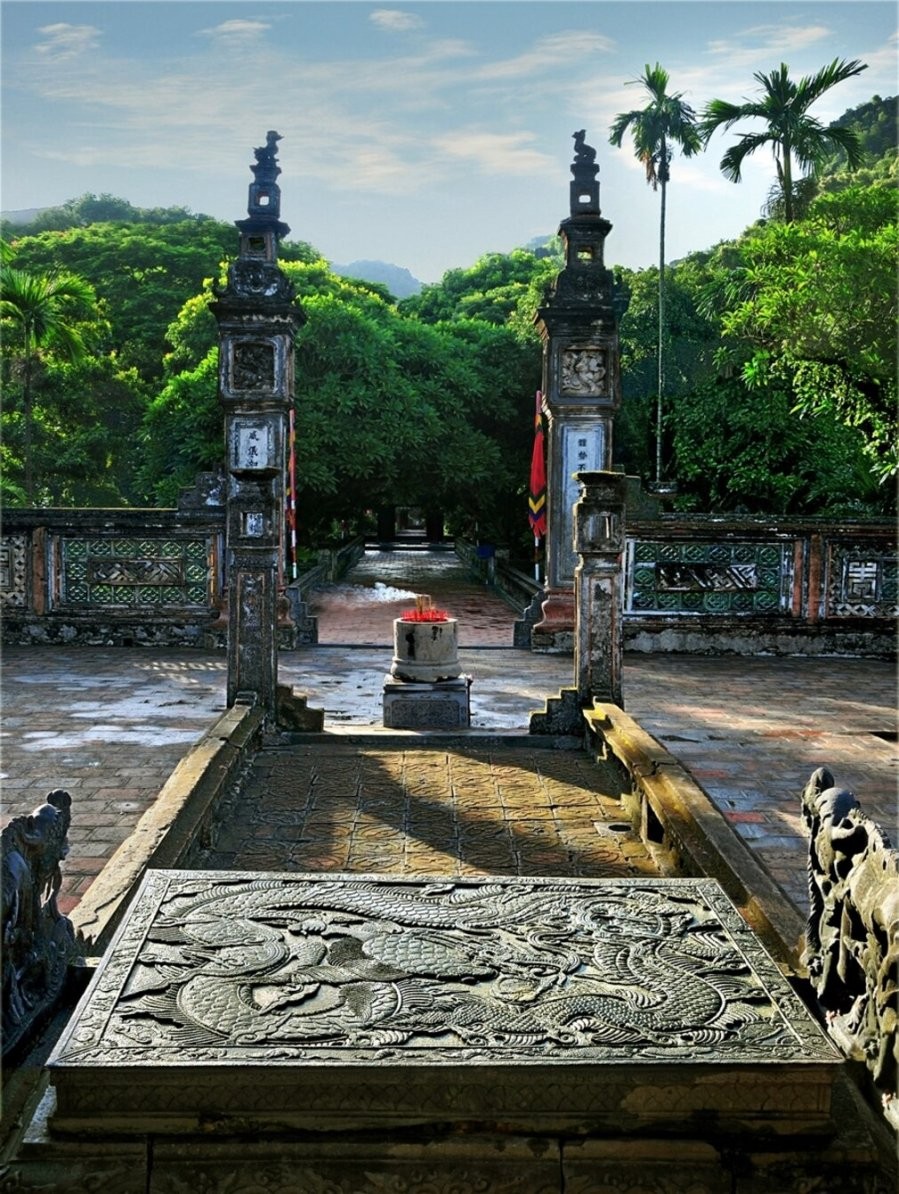 Ngày nay, lăng mộ vua Đinh Tiên Hoàng trên núi Mã Yên đã trở thành điểm đến không thể bỏ qua trong hành trình khám phá cố đô Hoa Lư