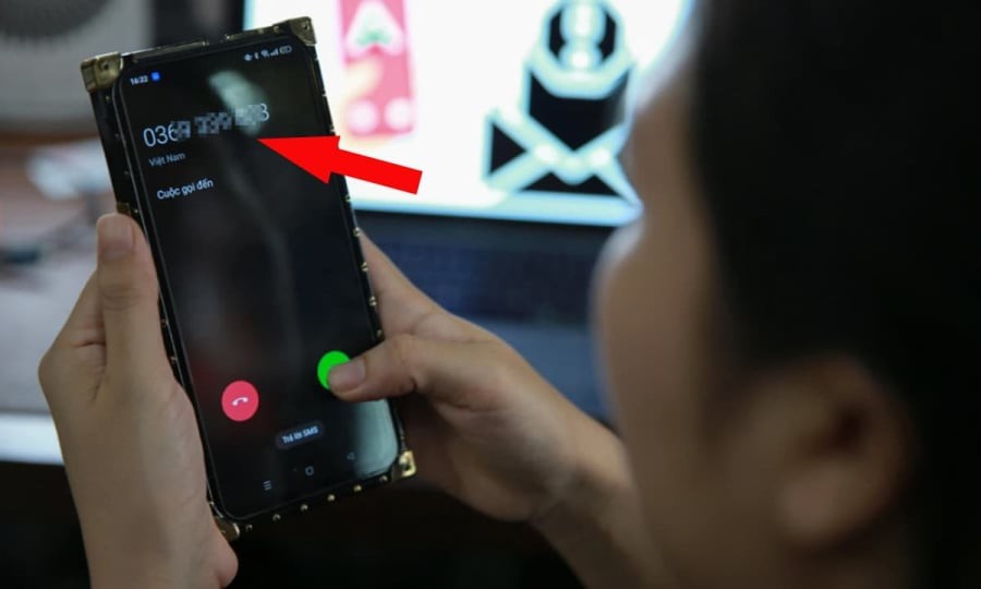 Nhận được cuộc gọi này, tuyệt đối không tiết lộ thông tin, hãy gọi ngay cho Công an