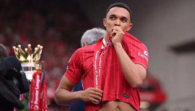 Trent Alexander-Arnold gia nhập Liverpool sớm hơn dự kiến.