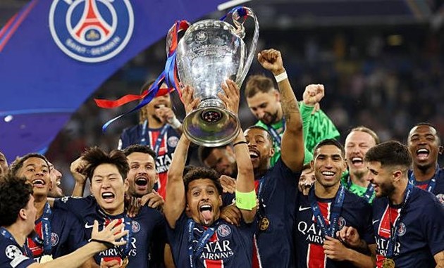 PSG thành công sau khi thay đổi chính sách chuyển nhượng.