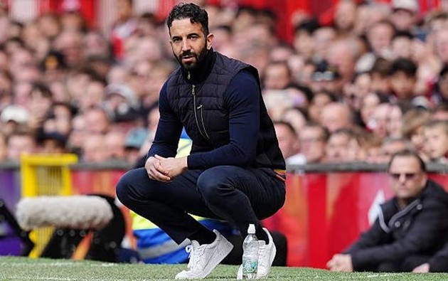 Ruben Amorim sẽ phải tìm cách đồng bộ Manchester United về mặt lối chơi.