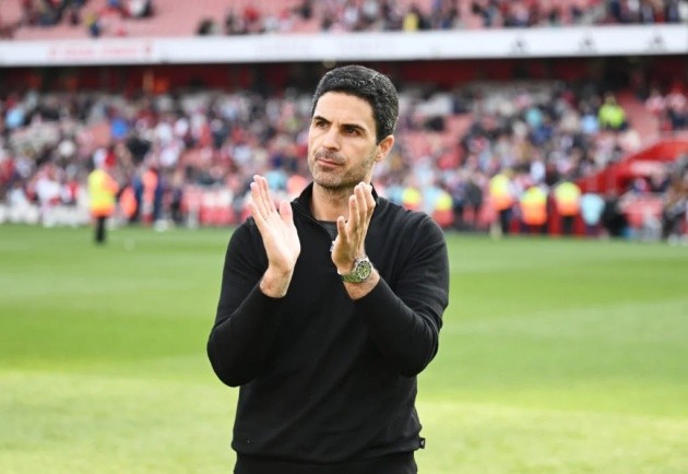 Arsenal có dư dả tiền mua sắm hè này.