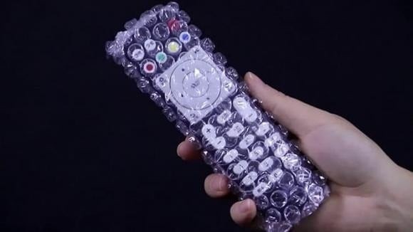 Trong mỗi gia đình, điều khiển từ xa cho TV, điều hòa, quạt… là vật dụng quen thuộc.