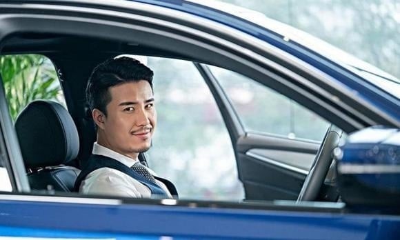 Những người không có xe hơi thường gặp khó khăn khi phải di chuyển, đặc biệt trong những chuyến đi xa, họ chỉ có thể dựa vào taxi hoặc phương tiện công cộng.