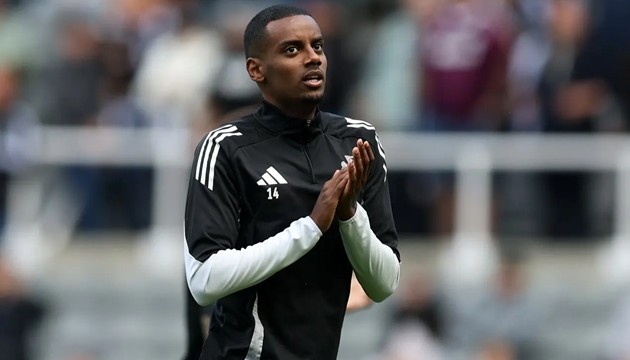 Arne Slot ưu tiên chiêu mộ Alexander Isak.