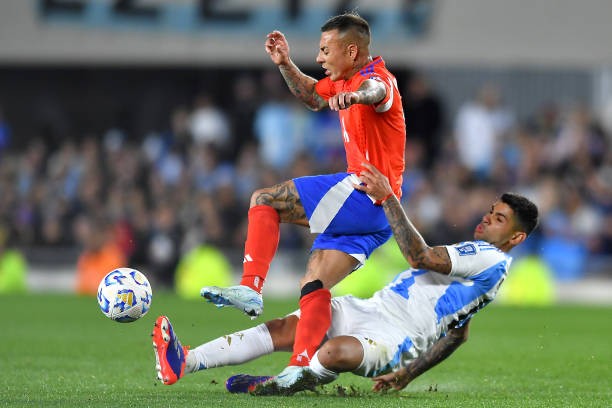 Chile được nhận xét khá lép vế so với Argentina. 