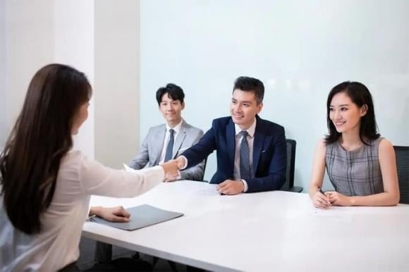Trong cuộc sống, đôi khi ta gặp những người bỗng dưng rất nhiệt tình và thể hiện lòng tốt với mình một cách bất thường.