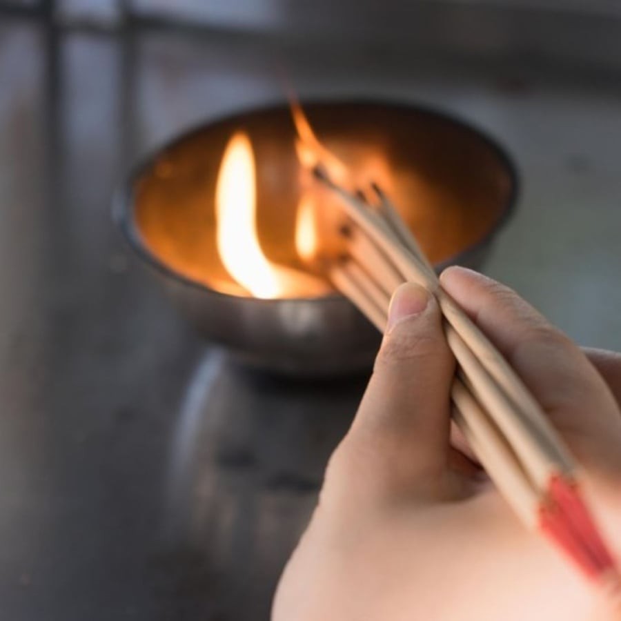 Quan trọng nhất nơi thờ cúng cần thành tâm trang trọng