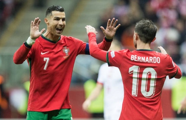 Cristiano Ronaldo vẫn là đầu tàu trên hàng công Bồ Đào Nha.