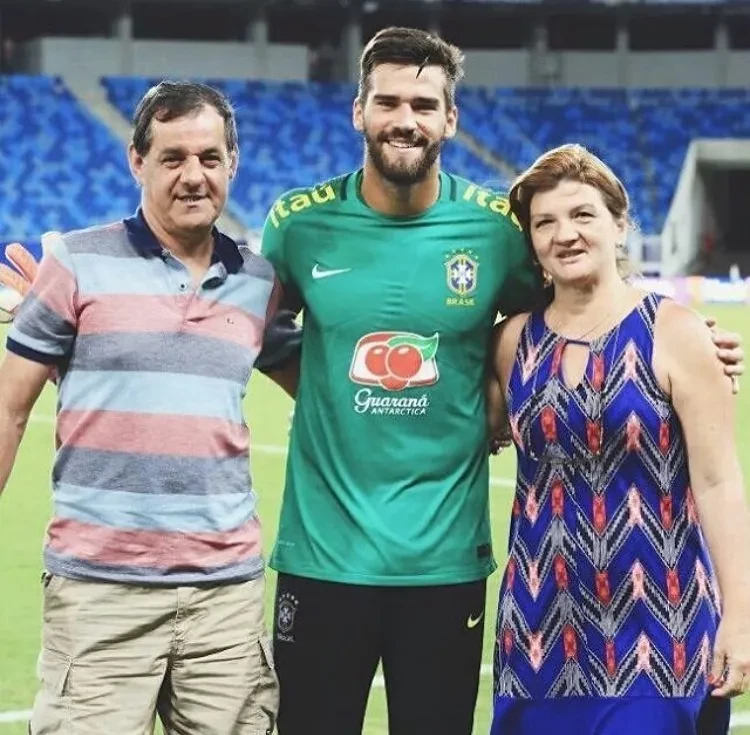 Alisson và bố mẹ