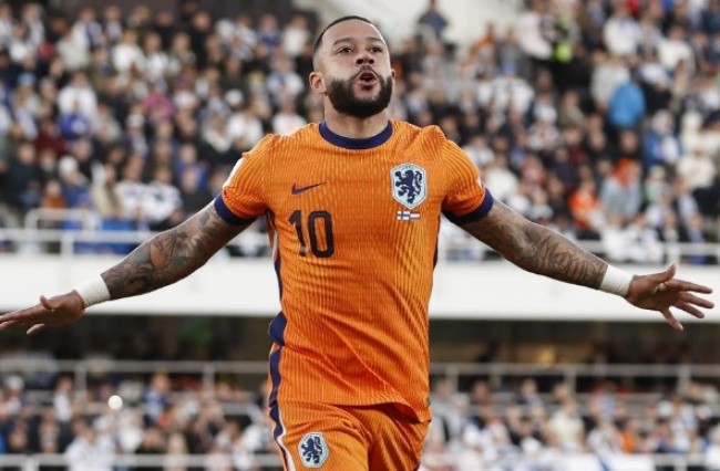 Depay tỏa sáng.