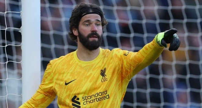 Alisson muốn ở lại Liverpool.