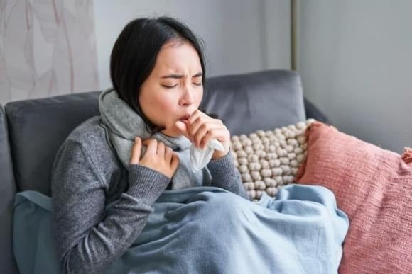 Vừa bước sang tuổi 25, tôi thường xuyên bị cảm cúm, ho và hắt hơi mỗi khi thời tiết thay đổi. 