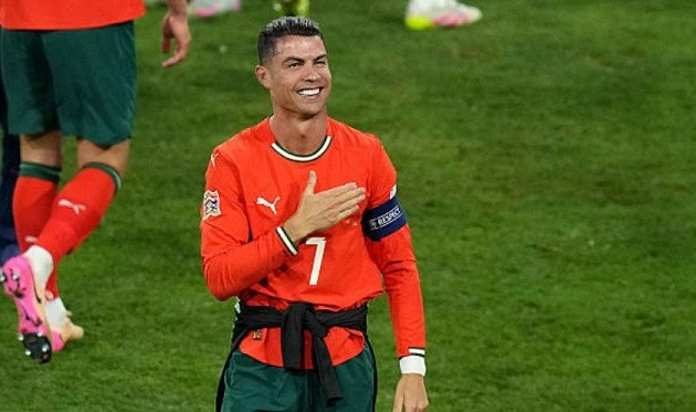 Ronaldo tỏa sáng đúng lúc, giúp Bồ Đào Nha có chức vô địch