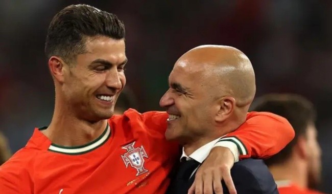 Ronaldo và HLV Martinez.