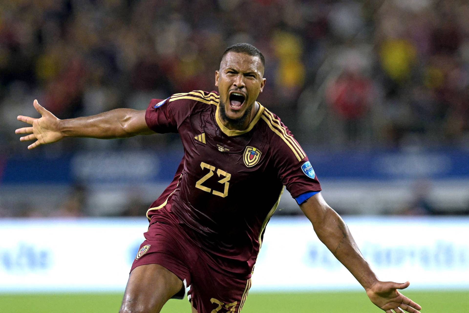 Rondon là niềm hy vọng của đội khách.