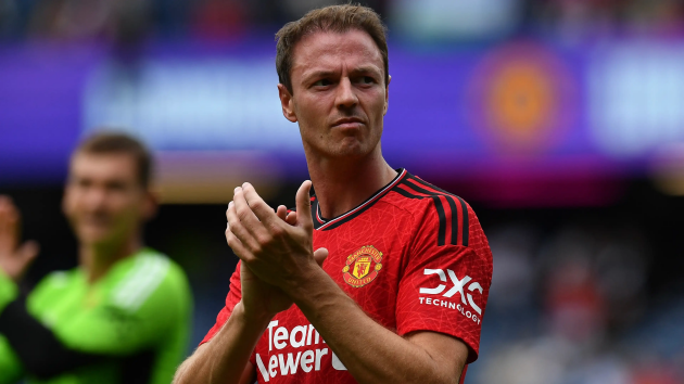Evans rời Old Trafford sau khi trở lại một thời gian ngắn.