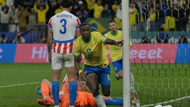Brazil chính thức có vé dự World Cup.
