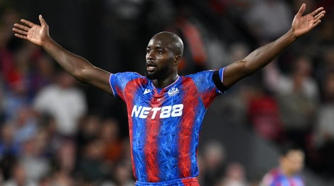 Jean-Philippe Mateta là lựa chọn an toàn cho MU.