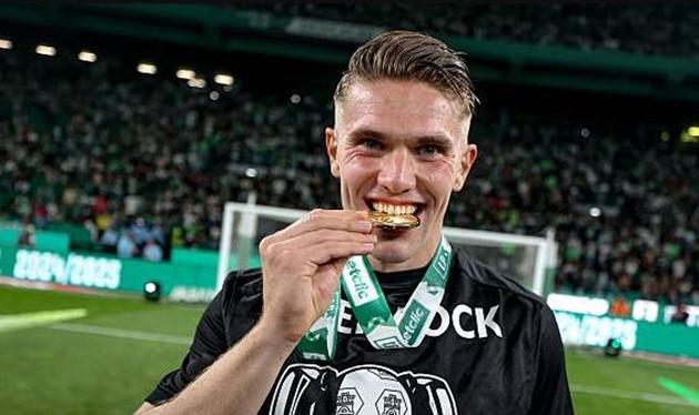 Sporting Lisbon rơi vào thế bị động trong thương vụ Viktor Gyokeres.