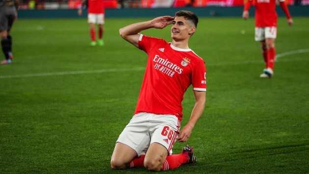 Antonio Silva là mục tiêu của nhiều CLB lớn.