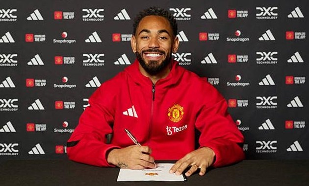 Matheus Cunha ký hợp đồng với Manchester United.