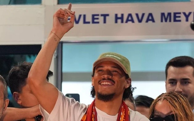 Sane từ chối Arsenal để đến Thổ Nhĩ Kỳ