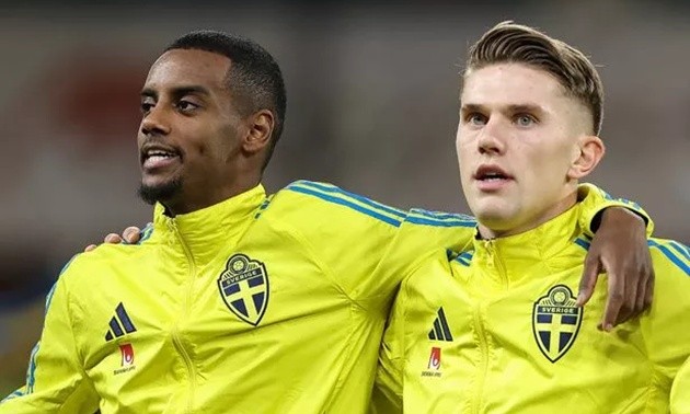 Isak và Gyokeres không phải số 9 yêu thích của Henry