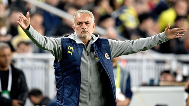Mourinho muốn tăng cường lực lượng cho Fernebahce.