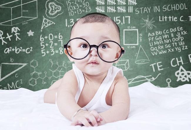 Những biểu hiện con bạn thông minh từ nhỏ