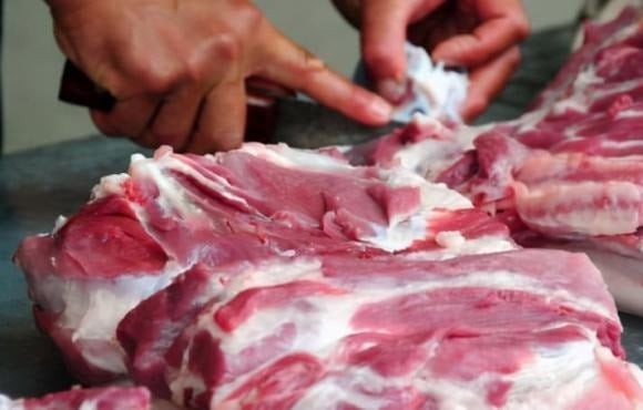 Khác với những miếng thăn nhỏ thông thường, thăn lớn có cấu trúc dày, nhiều gân bên ngoài nên giá thành rẻ hơn. 