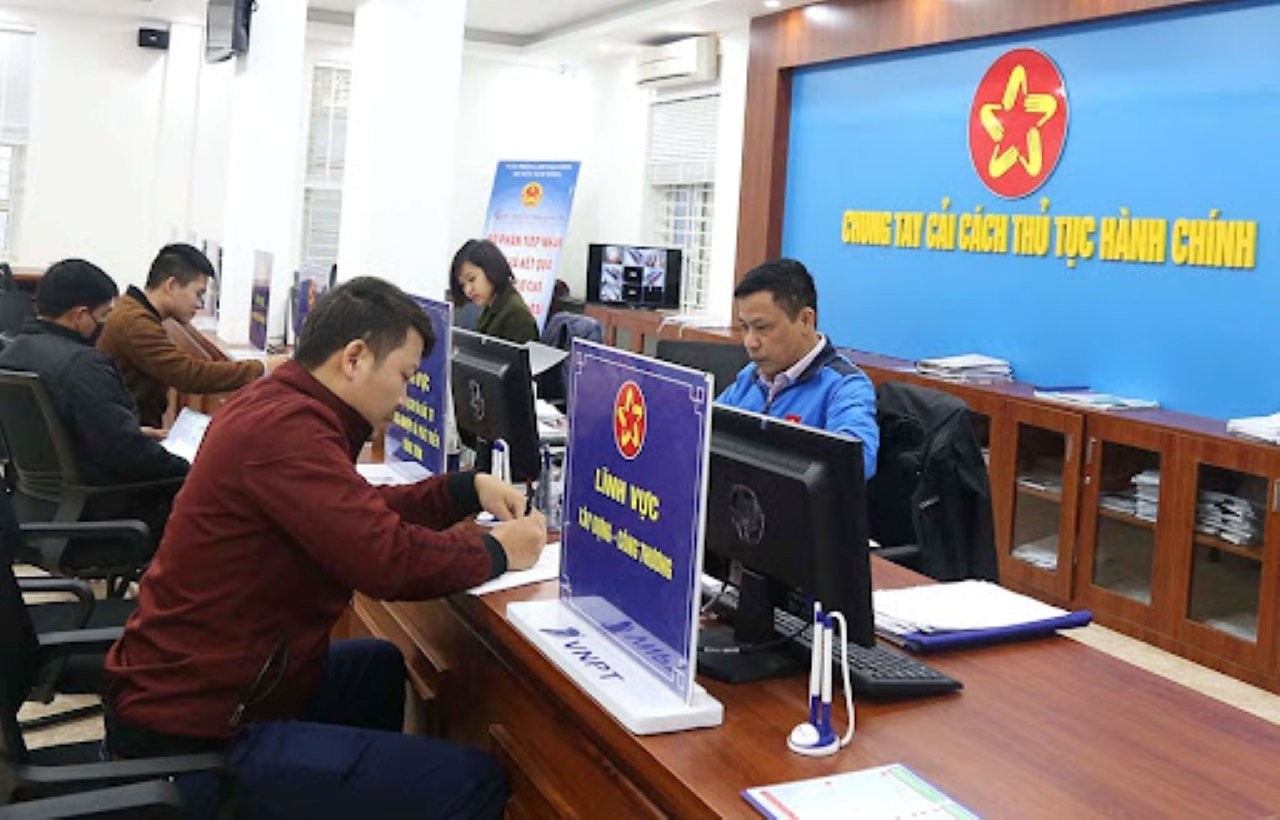 Với mô hình Trung tâm Phục vụ hành chính công một cấp, các địa phương có thể chủ động bố trí linh hoạt các chi nhánh, điểm tiếp nhận, trả kết quả TTHC cho người dân và doanh nghiệp. (Ảnh minh họa)