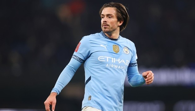 Jack Grealish xuất hiện nhiều tin tức về hậu trường hơn là thành tích trên sân bóng.