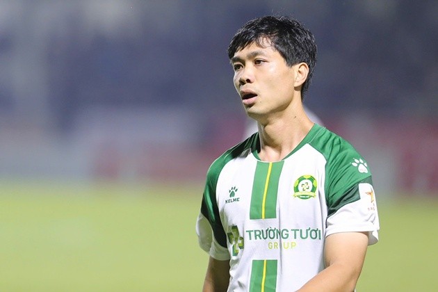 Công Phượng không thi đấu cho Bình Phước trận vừa qua vì chấn thương. Ảnh: Vietnamnet