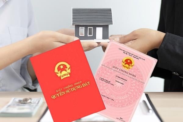 Trong năm 2025, việc bố mẹ sang tên sổ đỏ cho con vẫn được thực hiện theo các quy định hiện hành của Luật Đất đai