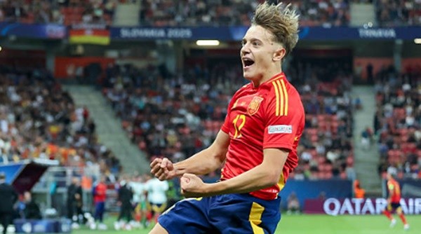 U21 Tây Ban Nha vẫn giữ ngôi đầu sau trận hòa Ý.